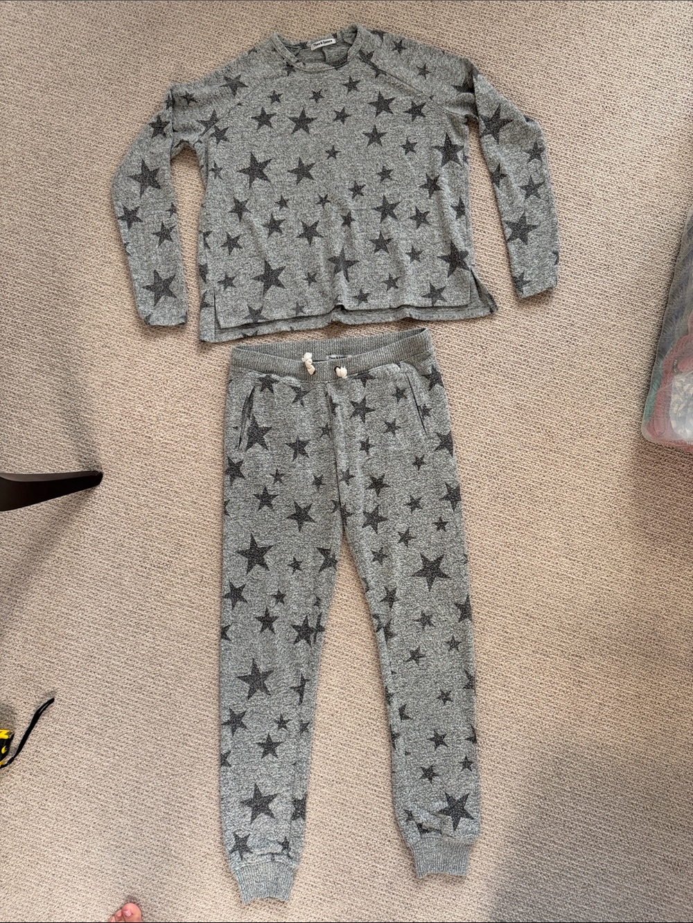 Women's Gray Star-Print Long Sleeve Pajama Set